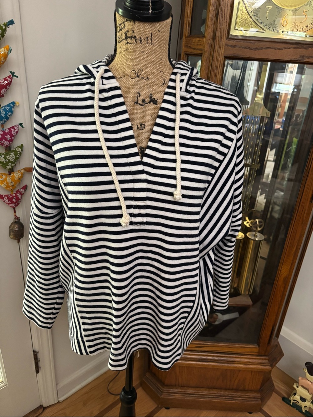 Jane and Delancey Black & White Striped Hoodie size 1x